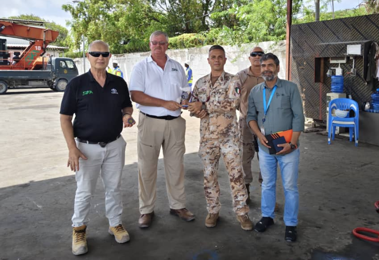 EutmSomalia's tweet photo. EUTM-S MFCdr visited the SNA III 90-ton crane course, reinforcing SNA capacity.
Taliyaha Ciidanka EUTM-S ayaa booqday tababarka hawlgelinta wiishka culus ee 90-tan ee Ciidanka Xoogga Dalka Soomaaliyeed, isagoo adkeeyay taageerada lagu xoojinayo awoodda CXDS.
#EUTMS #EU #EEAS https://t.co/NDzPoUh8pI