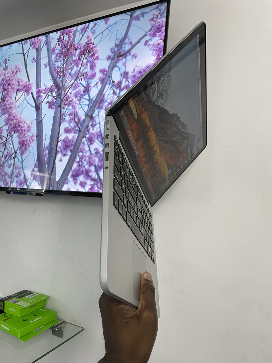 miatotech's tweet photo. ☀️ MIDDAY DEAL ALERT! ☀️

🍏 MacBook Pro 2015
⚡ Intel® Core™ i7 Processor
🧠 16GB RAM
💾 512GB SSD
✨ Clean UK Unit – Well Maintained
🖥️ Brilliant Retina Display
🪟 macOS Ready for Work, Study & Everyday Use

💥 Special Midday Price: KSh 35499 ONLY!

🎒 FREE Laptop Bag Included!

📞 Call/WhatsApp: 0701 846 097
🌐 https://t.co/JzJEmHcA9X

🚚 Countrywide Delivery Available.