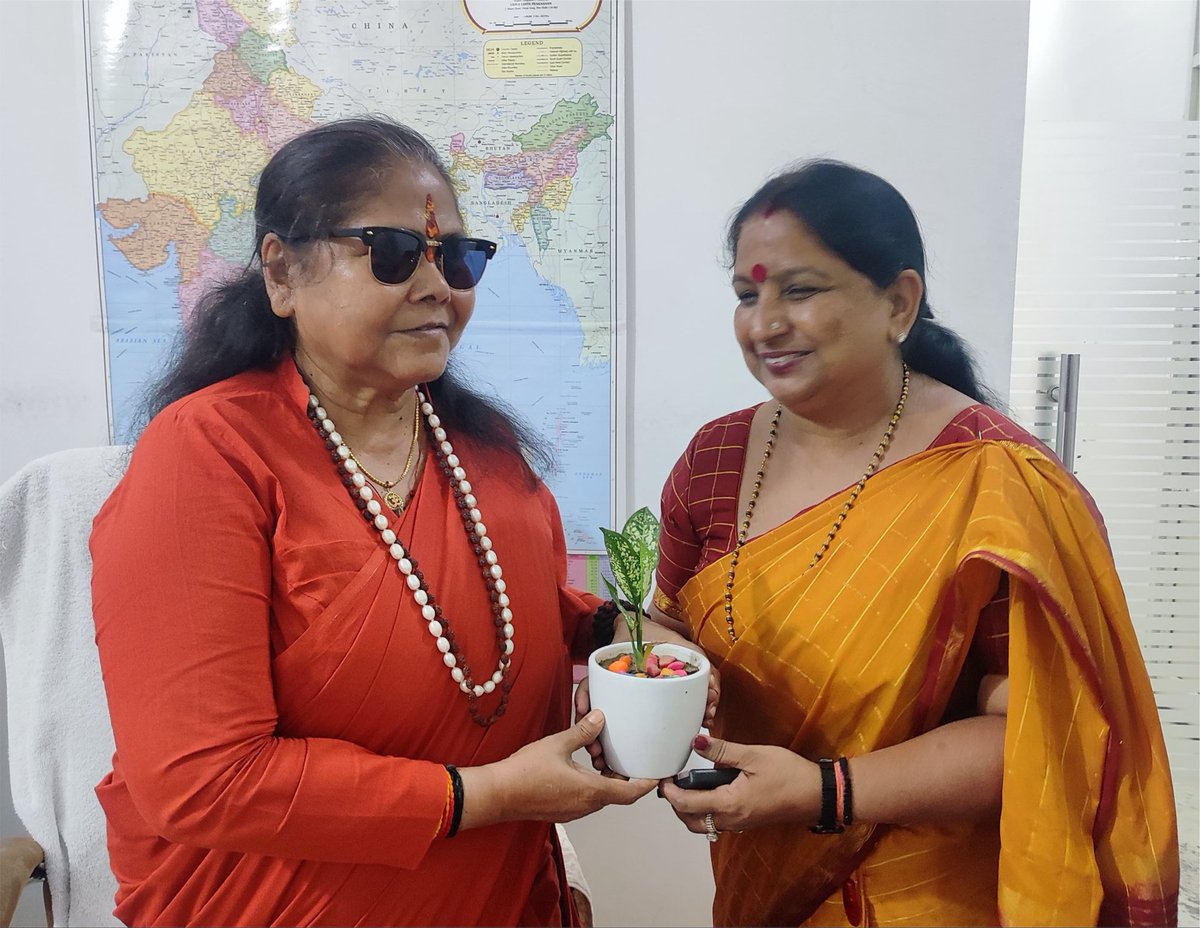 SadhviNiranjan's tweet photo. करनाल की महापौर श्रीमती रेनु बाला गुप्ता ने शिष्टाचार भेंट के दौरान पिछड़ा वर्ग कल्याणार्थ विषयों पर सार्थक संवाद किया। https://t.co/e9KnLIKR5X