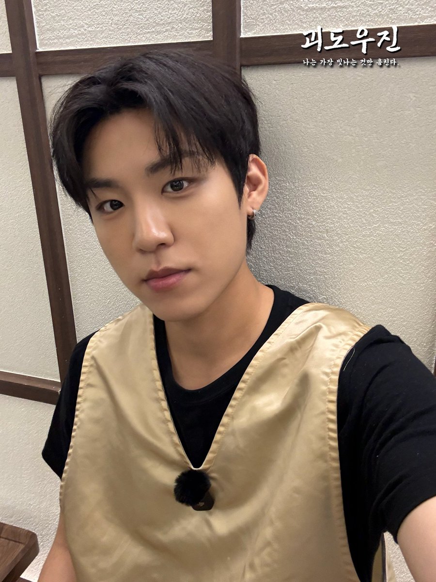 PARKWOOJINBASE's tweet photo. 260723 Phantom Thief Woojin

No need to go to a vacation resort...
Because wherever Phantom Thief Woojin is, that’s heaven 😇

​🗓 July 24, 2026 | 07:00 PM (KST)
📺 Lucky_factory_studio channel

#박우진 #PARKWOOJIN @PARKWOOJINoffcl https://t.co/gyRfVINNmN