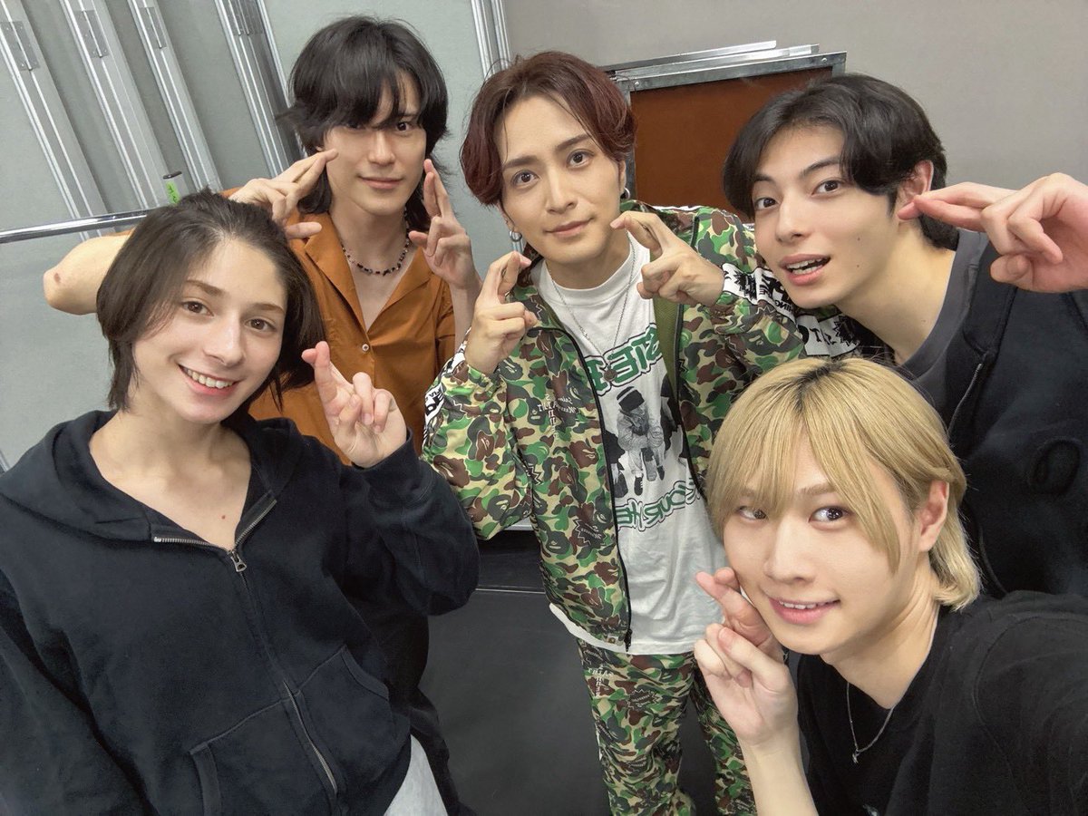 TaketakeORAFU's tweet photo. 夕班 Ev3ns
ついに集結！！

#おもステ #エイトリ https://t.co/XUlYPRFCts