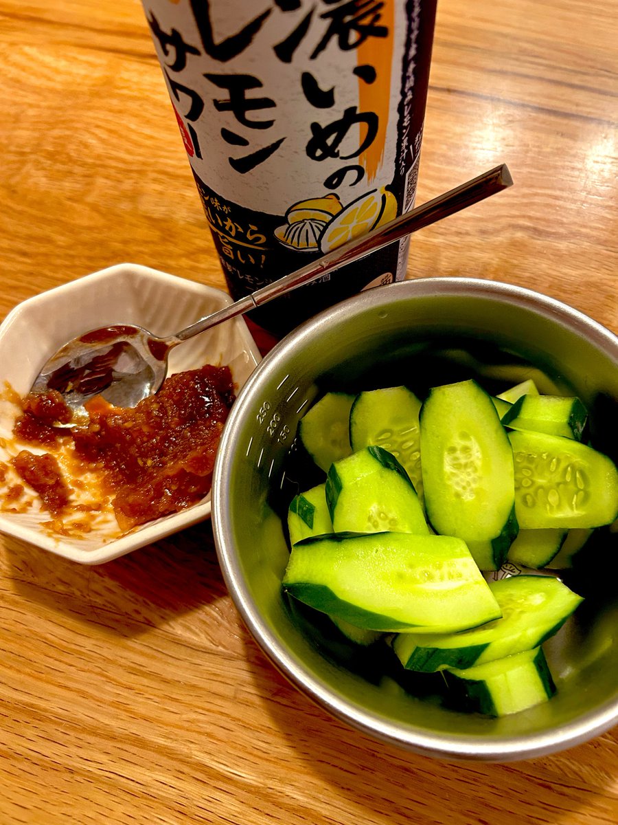 69_Strike_Bomb's tweet photo. 胡瓜とにんにく味噌の相性🙆‍♂️✨ https://t.co/VIFEheOXh0