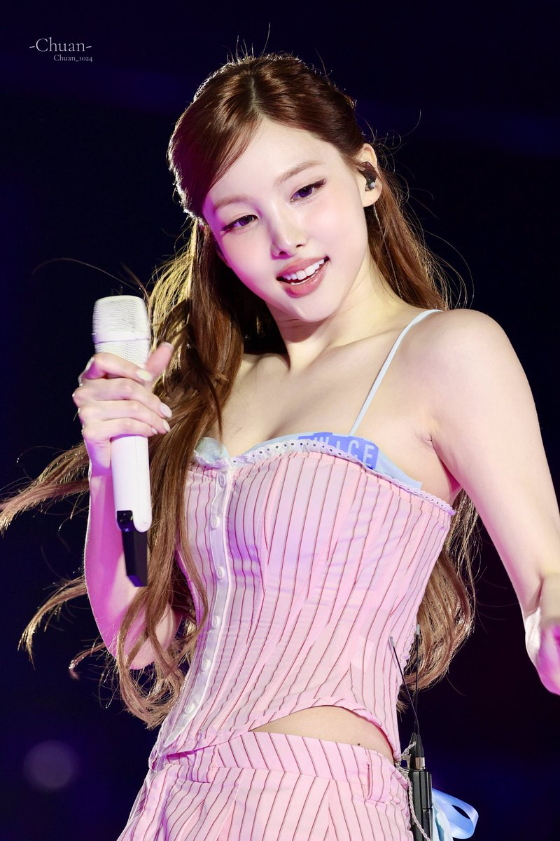 imnayeonarchive's tweet photo. https://t.co/UsMGHmuqtW