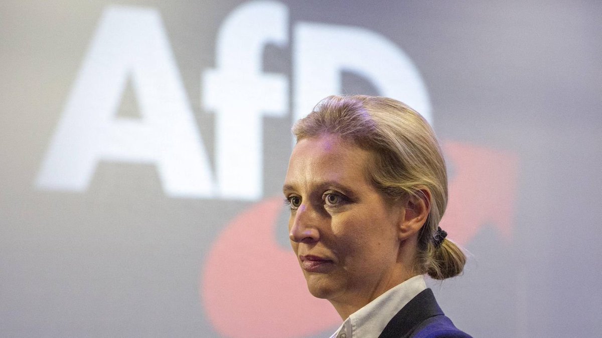 jon_delorraine's tweet photo. 🔴🇩🇪 FLASH - En Allemagne, un député de l’AfD a été empêché de se présenter à une élection locale.

La commission électorale du district de Frise a rejeté sa candidature, estimant que ses positions et son appartenance à l’AfD faisaient douter de sa fidélité à la Constitution.

Martin Sichert annonce un recours en justice et dénonce une exclusion politique.
