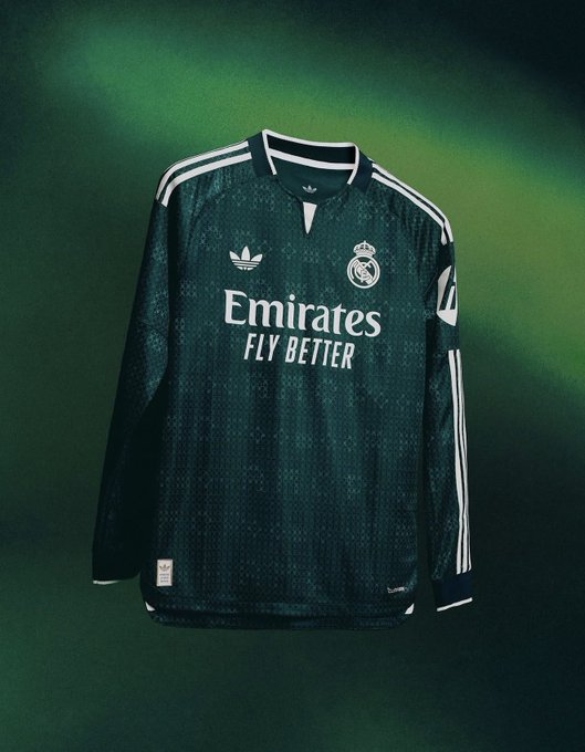 nokai's tweet photo. ¿Por qué ADIDAS? ¿Por qué? https://t.co/OEl0sw7CVx