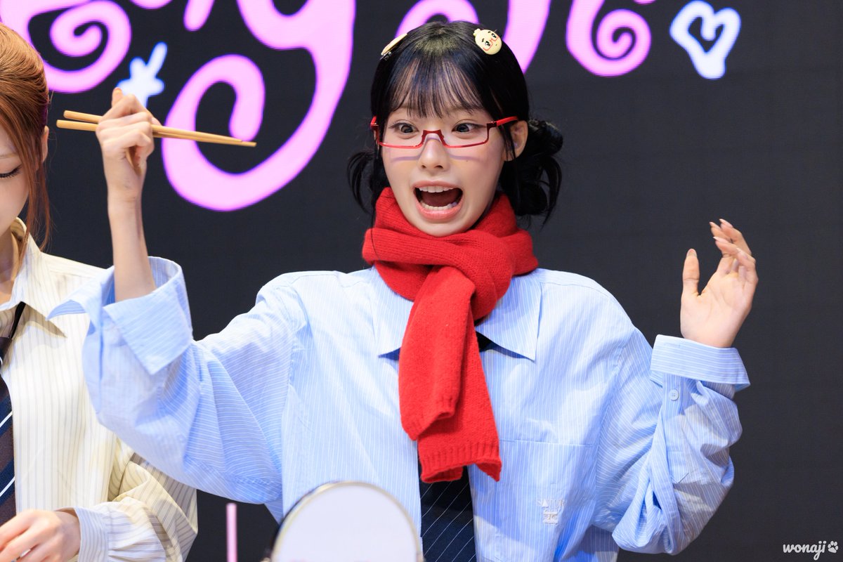 wonaji_525's tweet photo. 260718 🤣

#원이 #리센느 #WONI #RESCENE https://t.co/ju8870UAxg