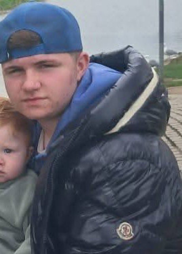 SteveBrookesUK's tweet photo. missing child 
Cameron comerford 
age 15
from Ballymun Ireland.  
last known place was dcu park last night at half 9 ballymun road.. if anyone has seen him can yous contact me his mam Tanya on +353851174207
please share

@Pnolanmedia

🇬🇧 https://t.co/qCCqhcb6LK 🇬🇧 https://t.co/5FEulAnOdt