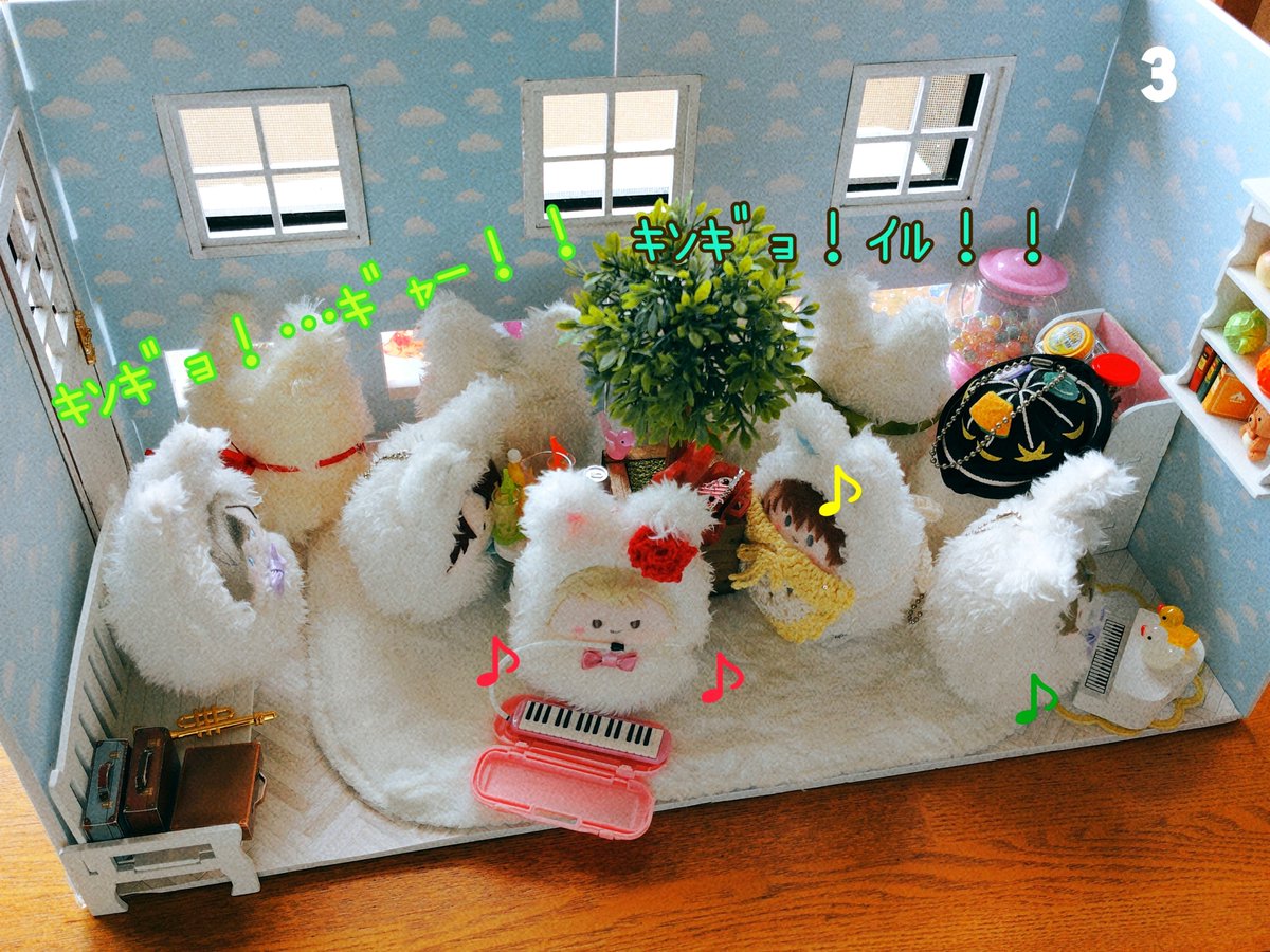 mapi523527's tweet photo. たぴたぴハウス🐰
びふぉーあふたー！！！

壁に水槽埋め込んで金魚泳がせたとこ（幻覚）お気に入りです✨️
🐰も喜んでくれ……ガチ悲鳴あげてるこがいますね！？😳

お部屋作った意外は全て私の妄想幻覚幻聴です😆🙌
暑いから……と思った方。
ごめんなさい🙏平常運転でございます😂 https://t.co/GUG66Zu0kv