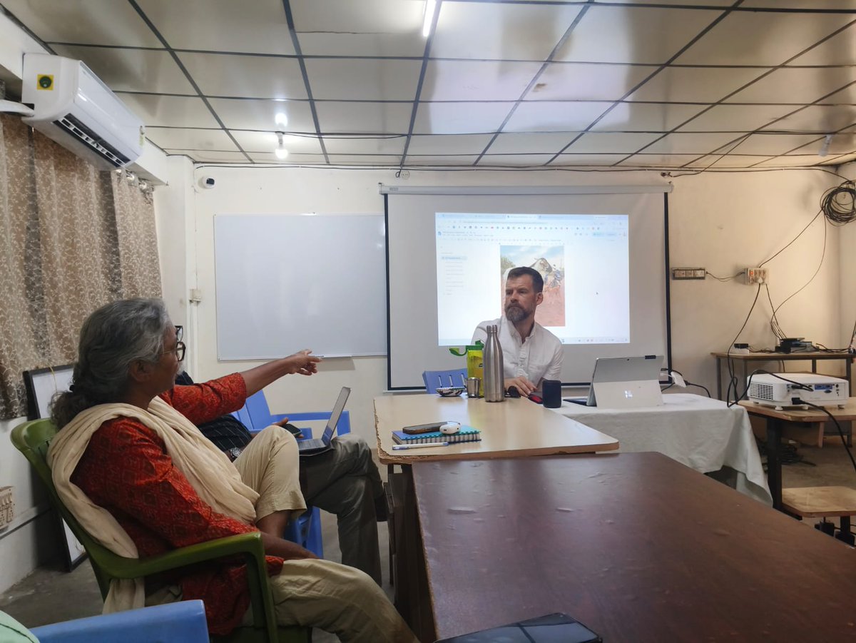padgom2024's tweet photo. 🌱 Day 3 of the Participatory Action Research (PAR) Training at PAD Vembar, facilitated by Dr. Stephen (Aston University, UK), focused on research methods, storytelling, and Photovoice, strengthening community-led research skills. 📚

#PeoplesActionForDevelopment #AstonUniversity https://t.co/5z5m59zbeE