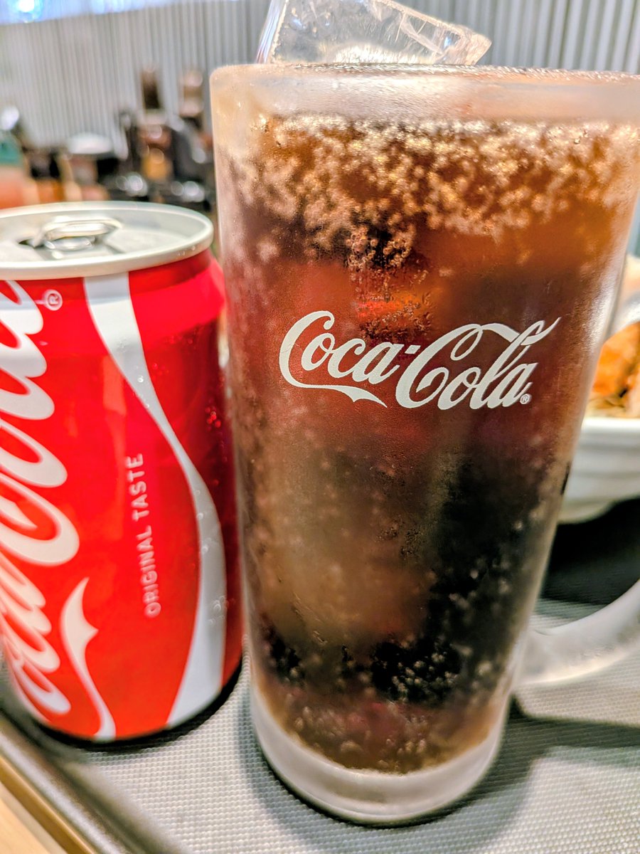dekamoriramen's tweet photo. ←100円のコーラ
→500円の味噌カツ丼
松のや併設店で600円で味わえる最高の贅沢 https://t.co/7UnexsRZrf
