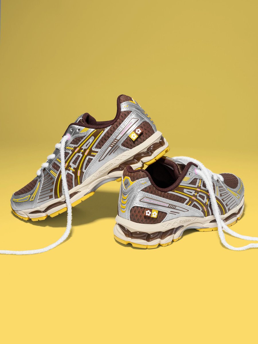 verstif's tweet photo. ASICS X VANDY THE PINK??? Gila sih, gemes banget 😭 https://t.co/LKxCUDY4yX
