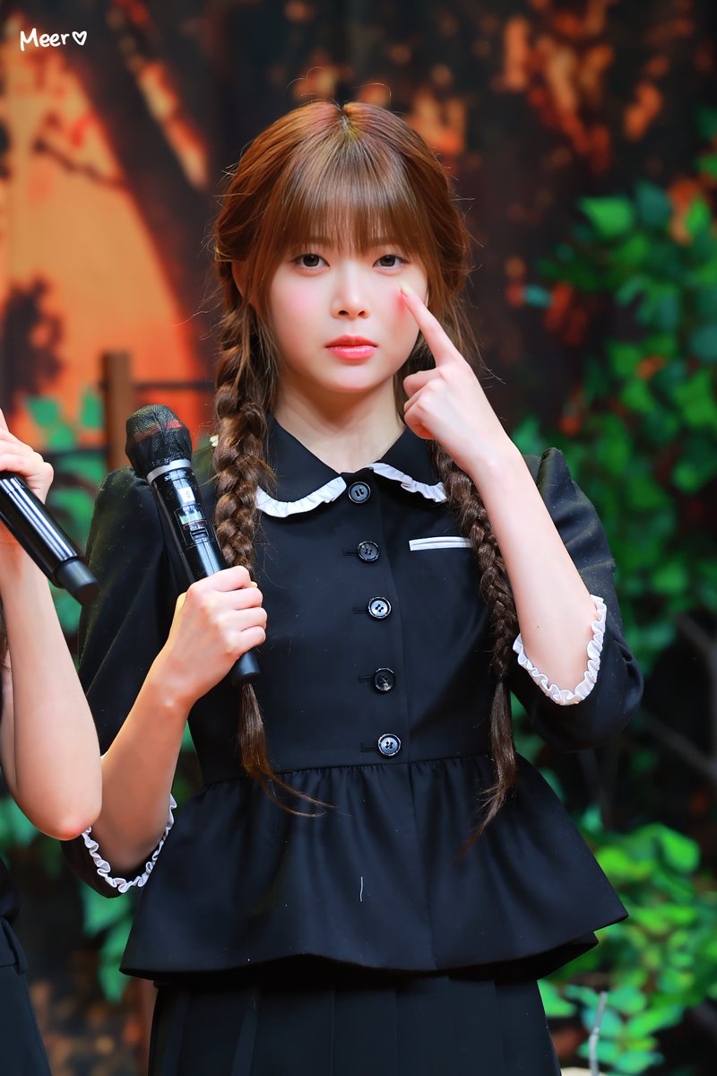 Meer_hec's tweet photo. 260722 홍은채
 
❤️

#홍은채 #은채 #EUNCHAE #ウンチェ #르세라핌 #LE_SSERAFIM https://t.co/haeWLum1NF