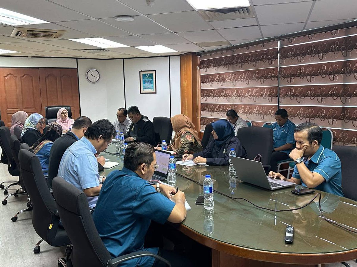 DosmKedah's tweet photo. Langkawi, 22 Julai 2026 | Mesyuarat Penyelarasan Definisi Statistik Pelancong Domestik dan Antarabangsa ke Pulau Langkawi  telah diadakan di DOSM Langkawi bagi meneliti dan menyelaras definisi pelancong domestik dan antarabangsa. https://t.co/19fJfQQBMl
