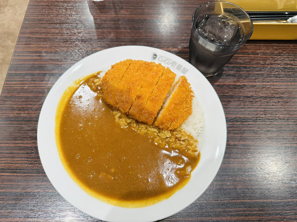 ariyan1201's tweet photo. 今日の夜ご飯は、CoCo壱番屋様で、ロースカツカレーです！😆😆(๑´ڡ`๑)いただきます✨🍛 https://t.co/NBDac88boH