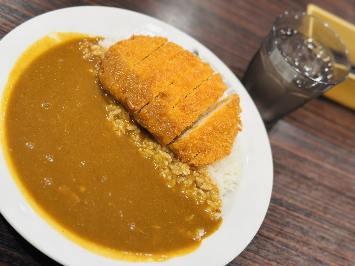 ariyan1201's tweet photo. 今日の夜ご飯は、CoCo壱番屋様で、ロースカツカレーです！😆😆(๑´ڡ`๑)いただきます✨🍛 https://t.co/NBDac88boH