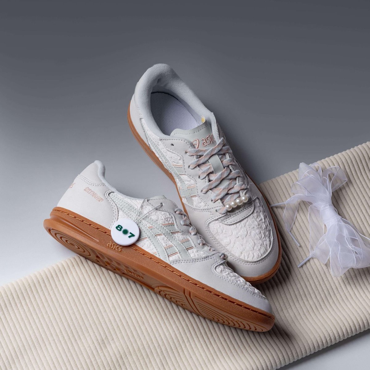 wirteur's tweet photo. JUJUR ASICS SKYHAND CAKEP PARAH https://t.co/jM1JHdKWT9