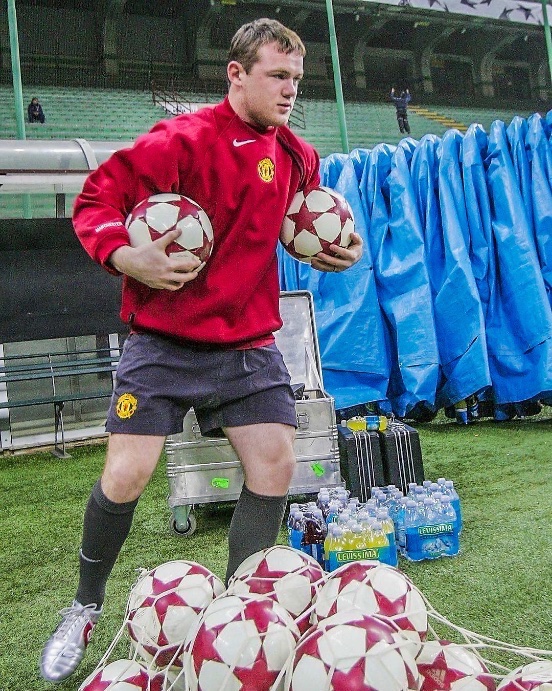 eurofootcom's tweet photo. Wayne Rooney. 🏴󠁧󠁢󠁥󠁮󠁧󠁿💎 https://t.co/HuMXXQBK16