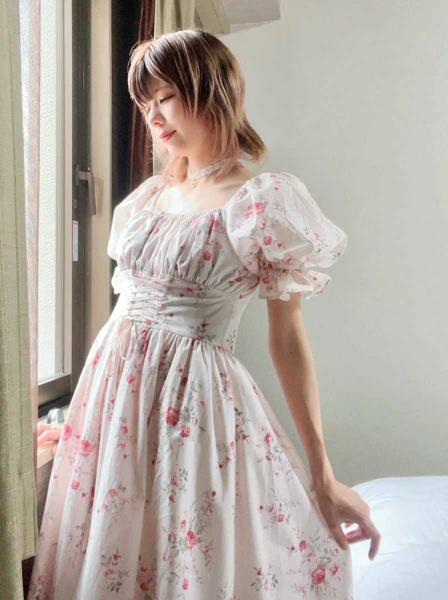 Ｌサイズ　新品未使用　しまむら Misa 半袖パフスリーブOP アイボリー misaさんのしまむらコラボの編み上げとパフスリーブ具合がかわいい🙂‍↕️
