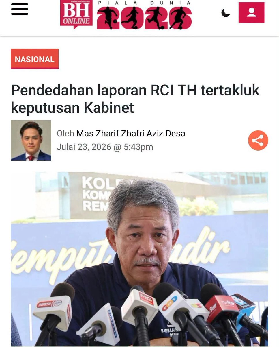 KlutzyKucing's tweet photo. Kami rakyat Malaysia yang beragama Islam mohon kerajaan dedahkan RCI TH sebeberapa segera. Benda dah siap 2023 kenapa tak dedah2 lagi?

Tak perlu keputusan kabinet.

Tolong jangan baik hati sangat nak jaga orang UMNO yg penyakau.

Mereka tu kalau boleh, hari ni juga mereka akan jatuhkan PMX kalo dapat peluang. So, janga kasi chance lah.

Biarlah jadi kerajaan sepenggal pun, yang penting rakyat tahu kebenaran. Tak payah sorok2 bawah karpet

Bagilah keadilan untuk rakyat terutama umat Islam di Malaysia untuk menilai mana yang haq mana yang bathil.