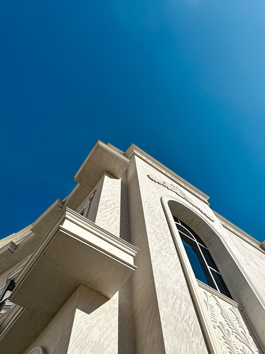 D7ymxl's tweet photo. دهان اليوروستون بلون البرو وايت من اجمل الخامات اللي طبقناها في مشاريع الكلاسيك او النيو كلاسيك 🏛️ https://t.co/d0N16yS1oA