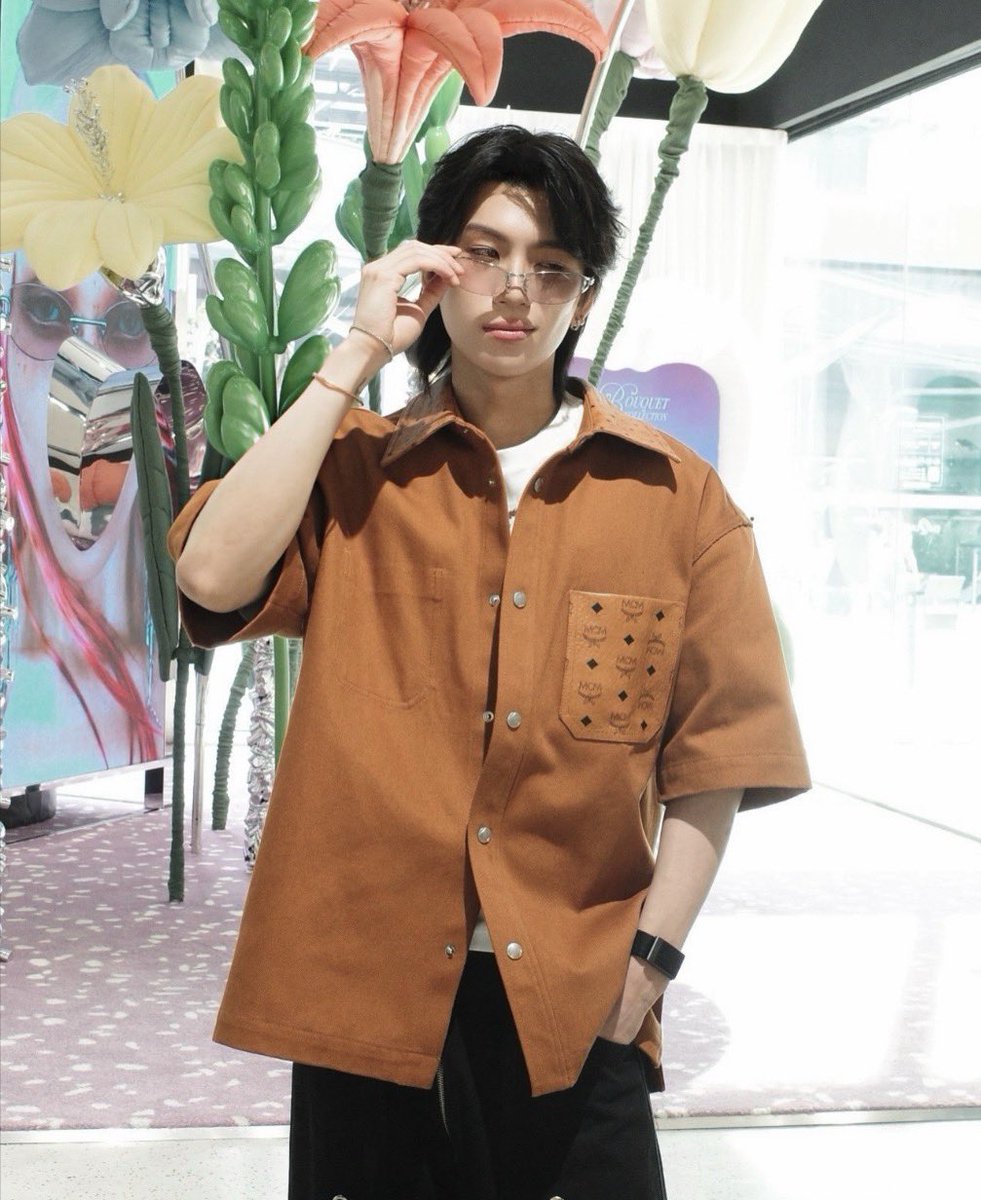 kimmynameisbear's tweet photo. หล่อมาก ผมยาวกำลังดี หน้าคมแต่ละมุน แต่ใจคนมองละลายหมดแล้ว น้องไทแทนสุดเท่ครับ ยิ่งใส่สีน้ำตาลยิ่งเหมือนหนูแฮมสเตอร์🐹🫶🏻✨🤎

#TYTAN #ไทแทน @TytanT https://t.co/kX8ufXMNO5