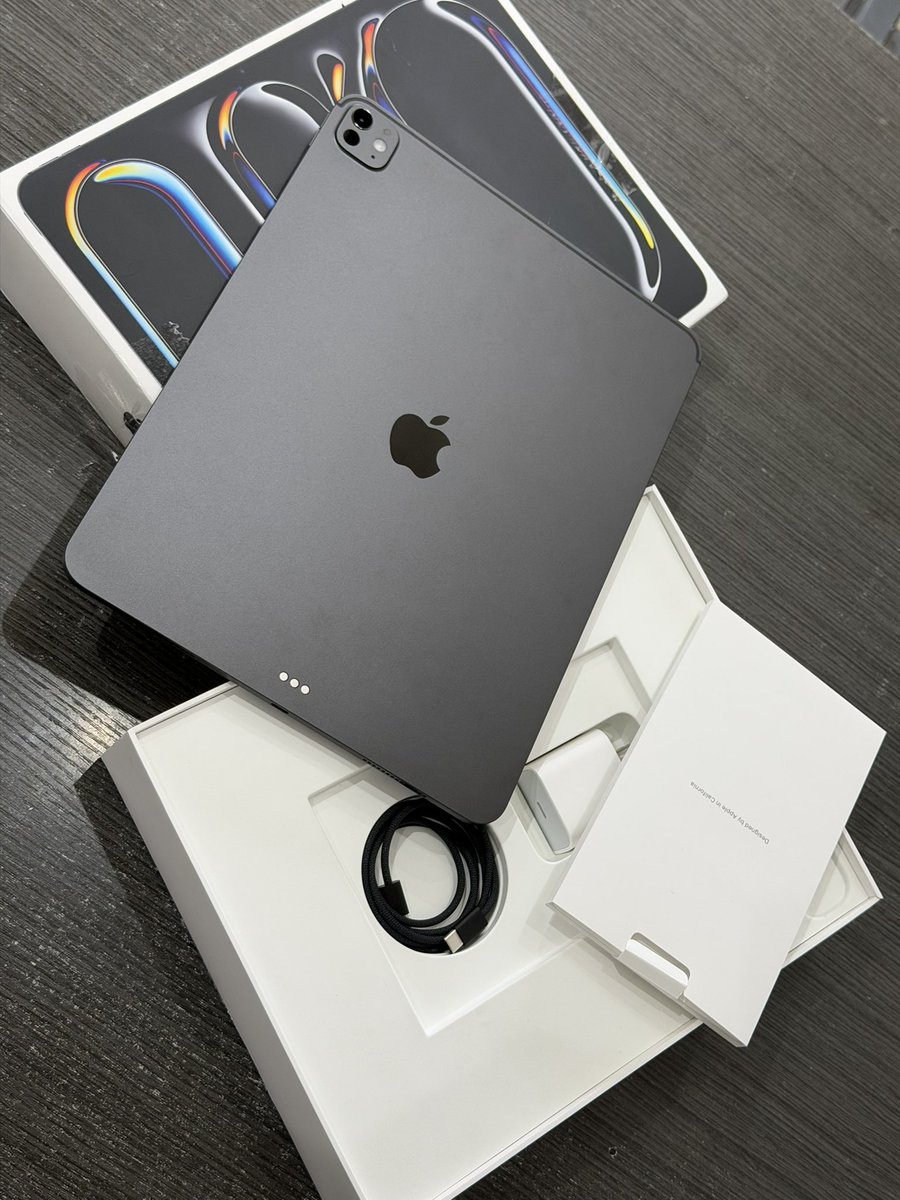 MascotAppleDeal's tweet photo. Available Limited Stock 
New but broken seal
13 inches iPad Pro M5 256GB 
WiFi only 
Battery Health 100% 
Device in excellent condition 
Price: Ghc11,999

Call/whatsapp 0240613935
#ipad #ipadpro #ipadprom5 https://t.co/RzIgDoAIzt