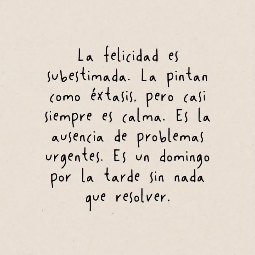 enconexionreal's tweet photo. La felicidad es mucho mas simple de lo que nos la muestran en peliculas o series...Que opinan? https://t.co/lS43vwp0S5