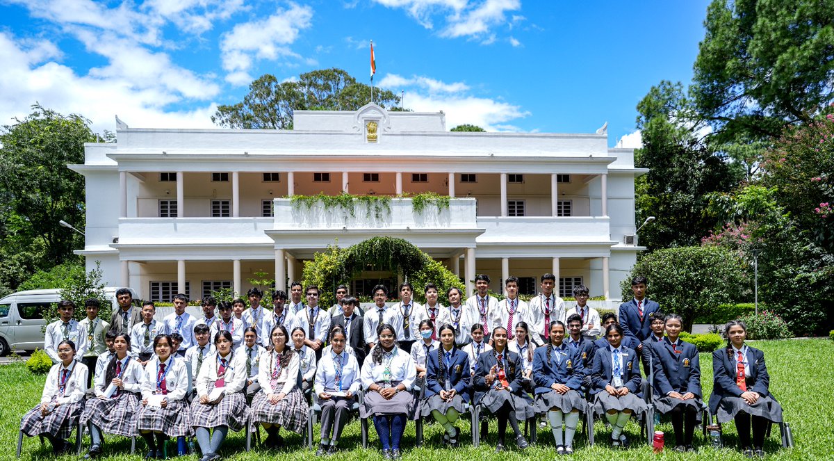 navsri6619's tweet photo. Delighted to start a new outreach programme for young students from different schools of Nepal “Connect with Indian Embassy” @IndiainNepal. Had an engaging discussion on diplomacy and different aspects of working of Indian Embassy in Nepal with Class XI & XII  students from five schools in Kathmandu; @davnepal, @MISCBSE, @thechandbagh @AlokVidyashram and @raischoolktm.
🇮🇳🤝🇳🇵
@MEAIndia @IndianDiplomacy @Iccr_hq
