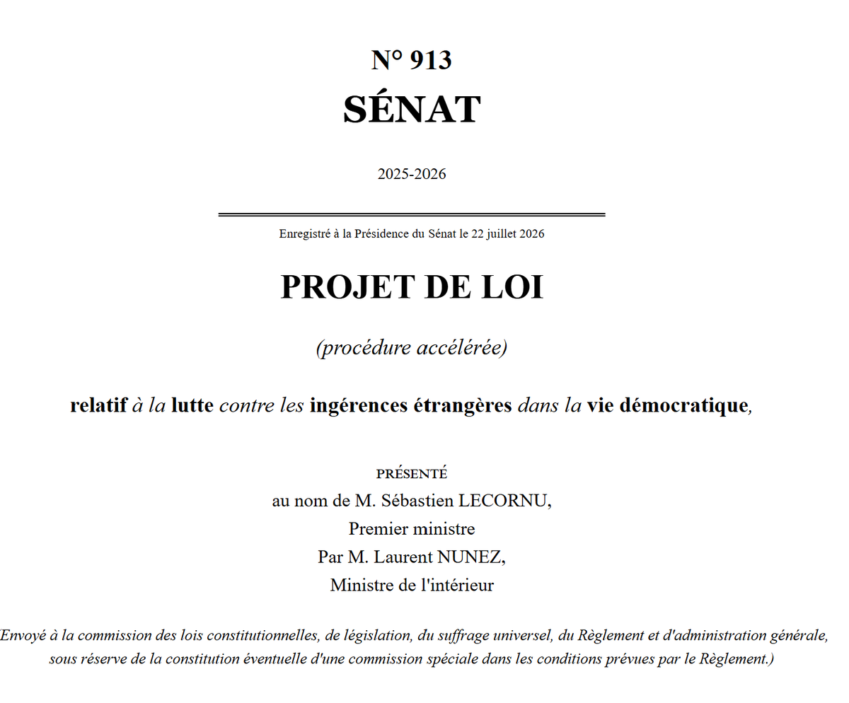 pierremarieseve's tweet photo. 🔴 Un projet de loi vient d'être déposé par Laurent Nunez sur la "lutte contre les ingérences".

Et comme pour la vérification de votre identité sur les réseaux sociaux, le gouvernement a engagé la procédure accélerée.

Il prévoit :
1. une procédure judiciaire d'urgence auprès d'un tribunal pour faire cesser une campagne de "désinformation" sur les réseaux sociaux.
2. l'extension de la procédure "anti-manipulation de l'information" déjà existante depuis 2018.
3. le rehaussement des peines pour manipulation de l'information de 1 à 3 ans de prison (6 ans si lien avec un Etat étranger)

Fait intéressant, le projet de loi porte le nom de lutte contre les "ingérences étrangères", mais le Conseil d'Etat lui-même dans son avis constate qu'il ne se limite pas qu'aux ingérences étrangères. Tiens, tiens...

La discussion commencera au Sénat le 14 octobre prochain.