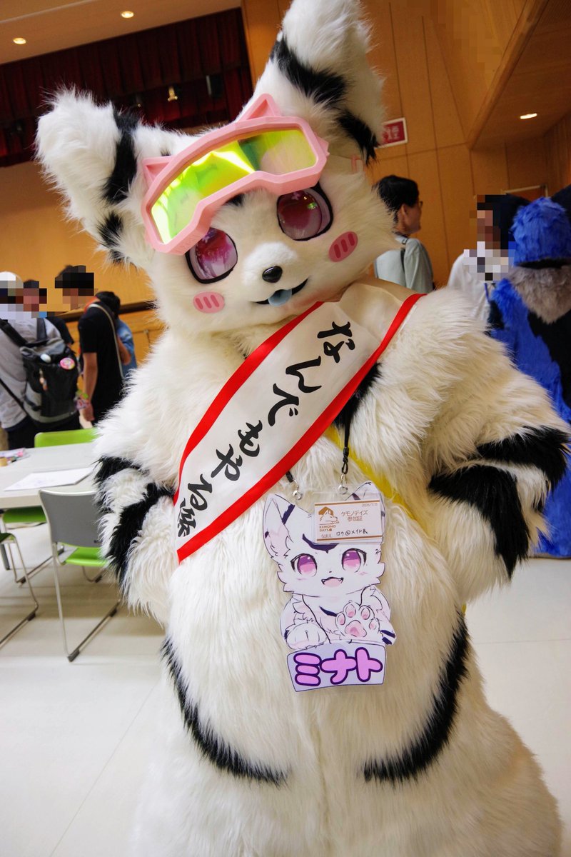 Rou_0403's tweet photo. 本日限定、何でも屋です🐾✨

📸→ @kussy02
#FursuitFriday 
#ケモノデイズ3 https://t.co/od04dwhs3a