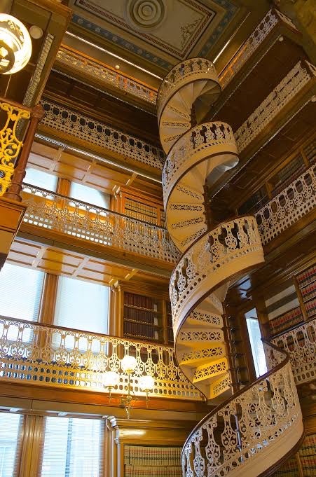 BuckRight's tweet photo. Iowa Capital Building. 

Pic 1.   One of my all time favorites. 

Pics 2,3,4 capital interior. 

Two completely different worlds here. 

We live in a post apocalyptic world. 

The folks in charge of this world are desperate to keep this hidden. https://t.co/vruG3gpH1r
