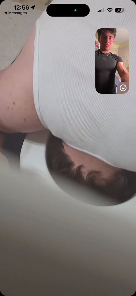 pimpjohnOF's tweet photo. This loser couldn’t handle my sexy biceps https://t.co/ZMqR3Vt4nk