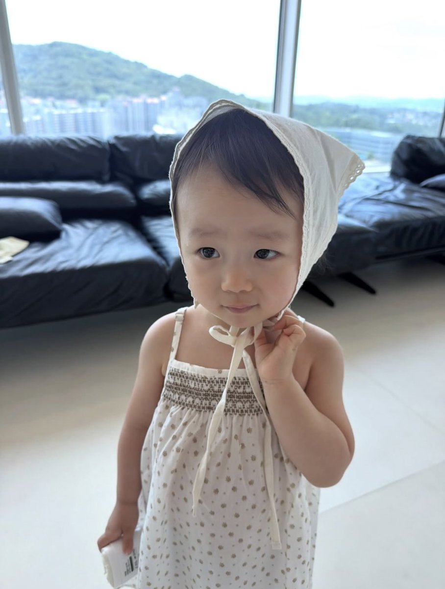 9uuni's tweet photo. 두건 쓸때마다 진짜 ..미치겟음 너무 귀여워서 https://t.co/WDXudUhY4d