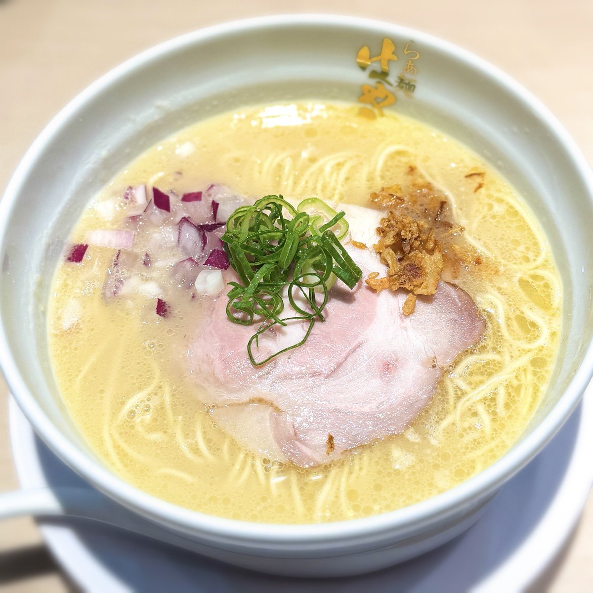 _earlgrey_tea's tweet photo. やっと仕事終わって白湯ラーメン🍜♪ https://t.co/dsbORi8Jth
