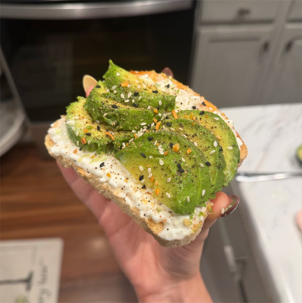 soleilasweet's tweet photo. i put an egg on top of this &amp; ate around the yolk after logging it as a whole egg so i don’t know how many cals but 

209cals including the yolk https://t.co/e0ebwuNZhf
