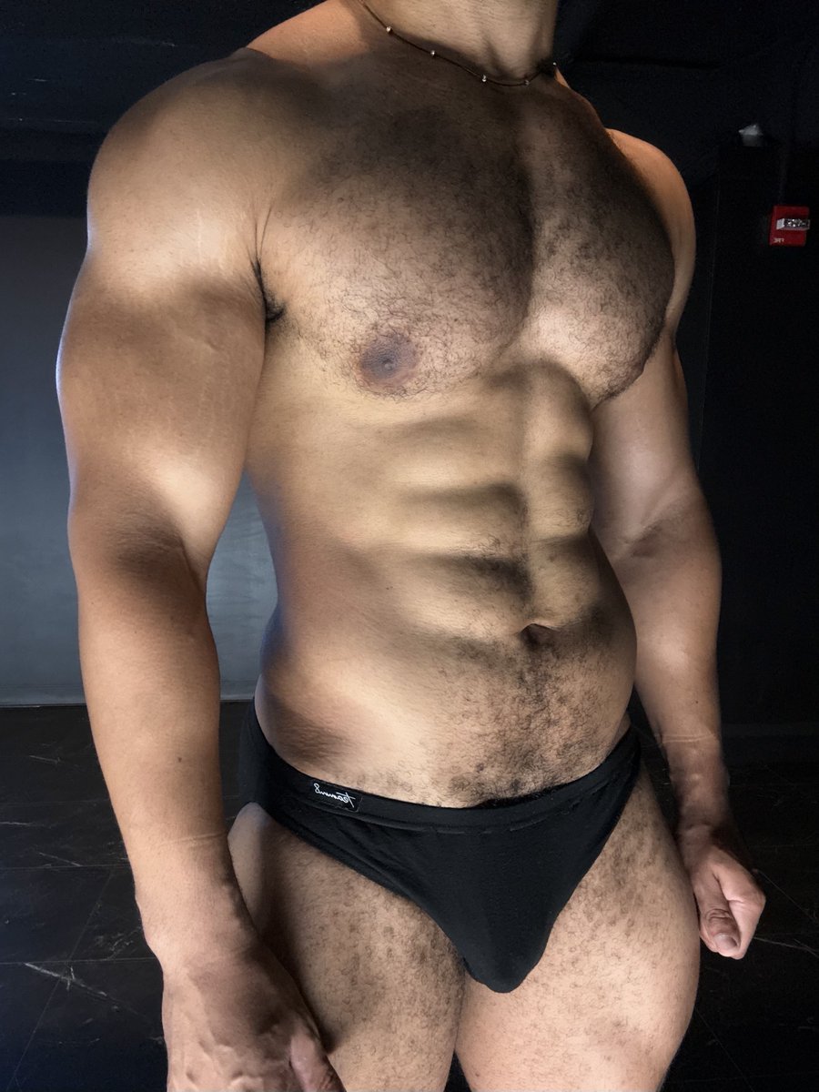 Caleb_Channing9's tweet photo. Physique /fəˈzēk/ the form, size, and overall structure of the body https://t.co/rlq5K2Gykn