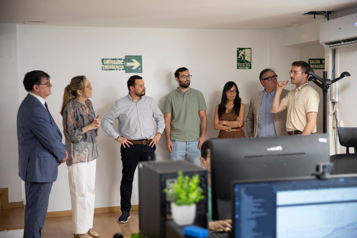 lariojaorg's tweet photo. 📈 El Gobierno de La Rioja destaca la contribución de SpectralGeo para que el tejido empresarial riojano crezca en innovación y aumente su competitividad.

🖇️ https://t.co/YHHoeZTwDN https://t.co/SKUjbmUZBI