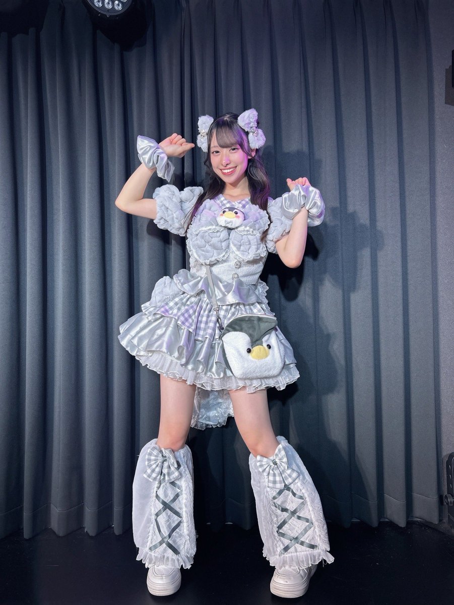 _AMASTAGE_rio's tweet photo. 【衣装紹介🩶🐧】

今回のため、ゆめさん(@shirokumatown )に衣装を製作していただきました❕✨️
ありがとうございます😭

テーマがどう森ということで大好きなぺんぎん×グレーのモコモコ衣装にしていただきました🥹🩶
こだわり詰め込みまくりの激カワ衣装😭
可愛すぎてずっと着てたいぃ(இ௰இ`｡)♡ https://t.co/2FapXbfYet