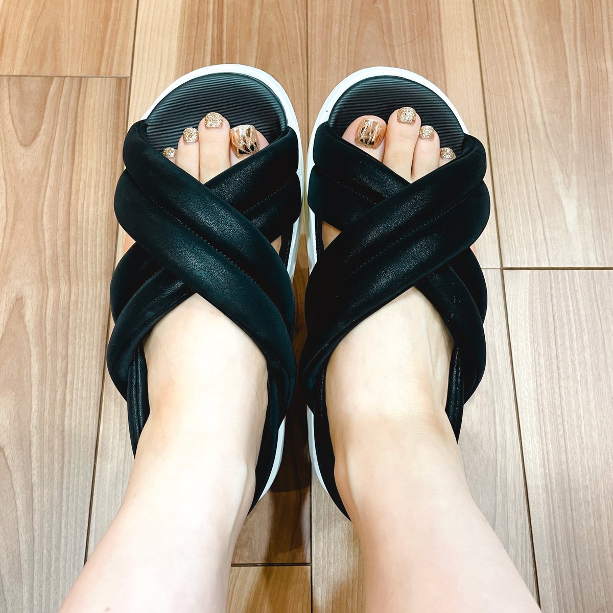 5ooooooo_o's tweet photo. ずっと愛用してたサンダルがそろそろ寿命を迎えそうなので新調👡✨サンダルは夏しか履けないのにもう1つくらい欲しくなってしまう…🥺明日は無事チケゲットできたので仕事終わりにちいかわ映画観てきます🎞️楽しみすぎる…‼️ https://t.co/sp6dtXmo8N
