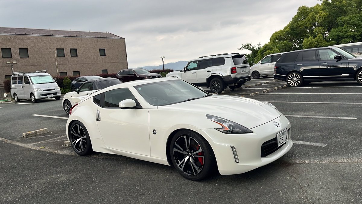 h93869376's tweet photo. NISSAN FAIRLADY Z  Z34 Ver. ST納車されてました！
大事に乗っていきます！
よろしくお願いします🙇‍♂️
#NISSAN #FAIRLADYZ #Z34 #納車 https://t.co/gnptEQn2Bf