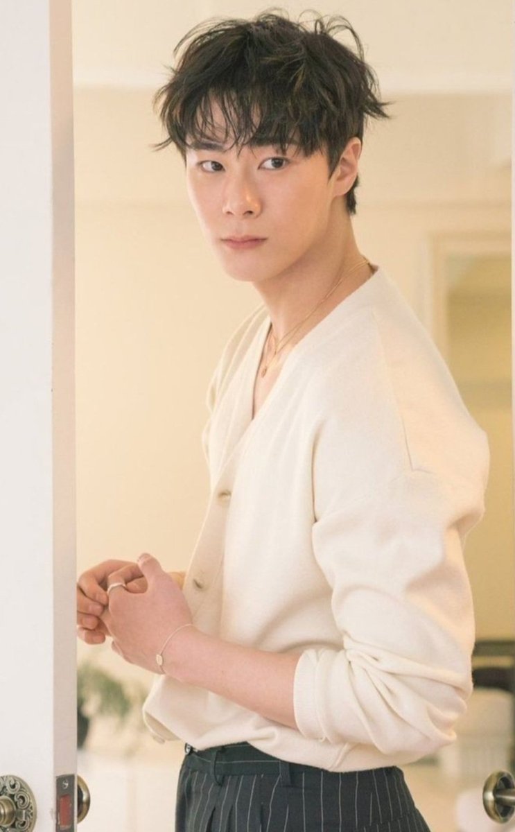 sjung0217's tweet photo. 추억이
현재보다 더 선명하다

#문빈 #MOONBIN https://t.co/OlgFeO4u0k