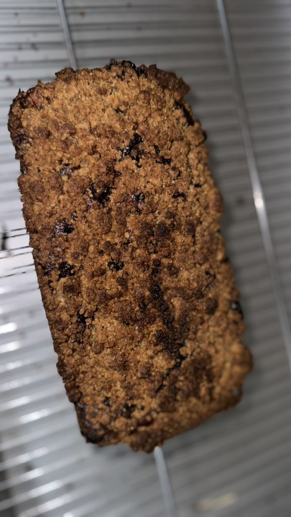 ChefAyos_'s tweet photo. ✨ Meet our newest indulgence…Introducing Chef Ayo’s Signature Crunchy Crumble Banana Bread. Crunchy on the outside. Moist on the inside. 😍
Every loaf is generously loaded with:
✨ Premium nuts
🍫 peanut butter 
🍫 Chocolate chips
🥮 Our signature buttery crumble crunch https://t.co/6bkkISdJeO