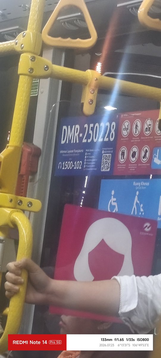 earthcalling007's tweet photo. DMR 250228 tidak ada di gps aplikasi @PT_Transjakarta https://t.co/y9o03FttD2