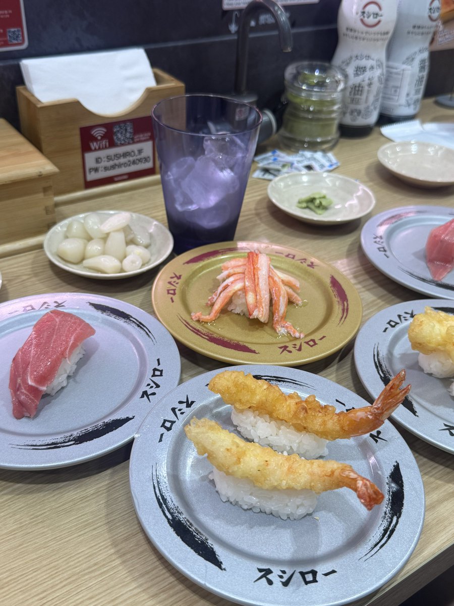 rabcatduck's tweet photo. 밥먹으면서굿즈예약좀할게눈치챙겨💢 https://t.co/8vOOnRZHxl