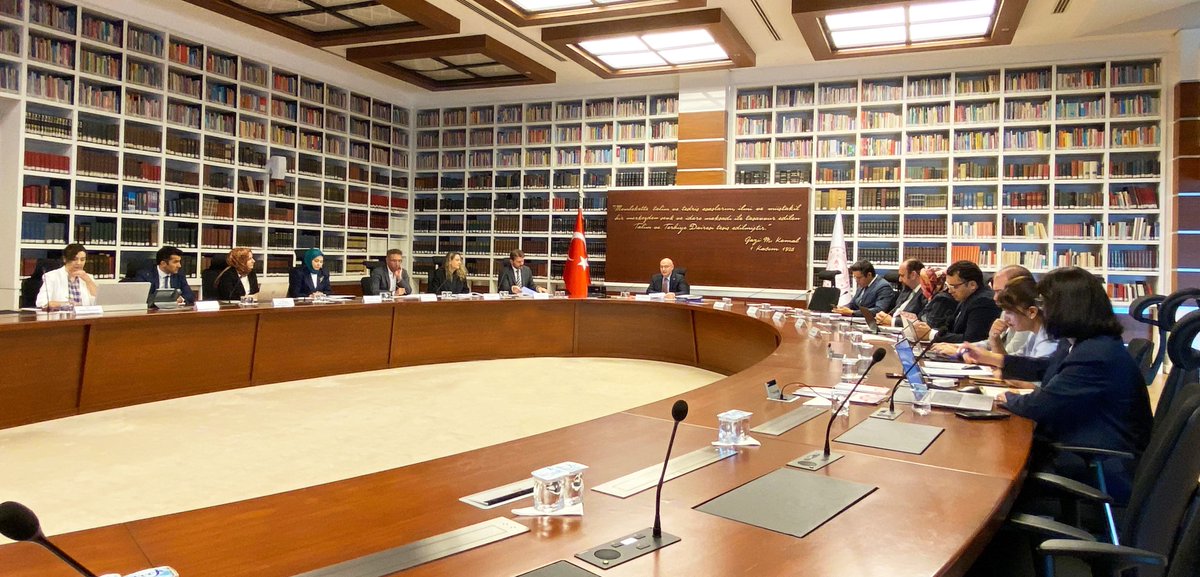 meb_ttkb's tweet photo. Millî Eğitim Bakanlığı Yapay Zekâ Uygulamaları Etik Üst Kurulu, dördüncü toplantısını 23 Temmuz 2026 tarihinde gerçekleştirdi.

Toplantıda;
🔹 Yapay Zekâ Uygulamaları Etik Beyan Sisteminin (YAZEK) güncel durumu
🔹 Eğitimde Yapay Zekâ Uygulamaları Etik Kullanım Rehberi
🔹 EBA kapsamında yürütülen yapay zekâ çalışmaları
ele alındı.

Eğitimde yapay zekâ uygulamalarının etik, güvenli, sorumlu ve insan merkezli biçimde yürütülmesine yönelik çalışmalar kararlılıkla sürdürülüyor. @tcmeb

Detaylar için 👉🏻https://t.co/WproRXEDYW