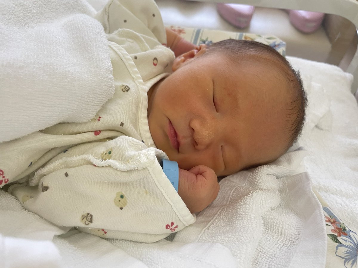 keikox4's tweet photo. 皆さんに報告です🥰

2026.07.16🌈に無事に第一子
男の子を出産致しました🥰🫶 ！！

退院もして育児頑張っています🥰！

見守ってくださり応援してくださった方々、ほんとにありがとうございます🥹♡

ある程度大きくなったら推し活
再スタートを夢にがんばるぞ😤♡
 #松下優也
 #吉田広大 https://t.co/h0FNRSnhW9
