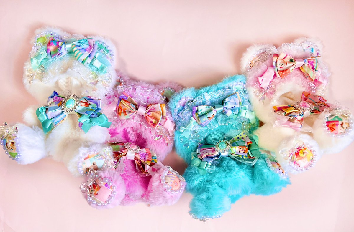 littleclo_set's tweet photo. ちびぐるみいつぬいなどの10-14cmぬいサイズでお求めの方は、
ポップアップ⬇️
◆7/25〜8/7
🎀カワスタ推し活まつり🌈✨
Kawaii☆Stars  原宿本店
東京都渋谷区神宮前6丁目29-4
こみやビル2階

◆8/5〜8/11
#手元の推し活まつり
神戸マルイ1階

参加イベント⬇️
◆8/23夏インテ
インテックス大阪
(持ち込みのお品は8月入ってからお知らせします)

にてお求めください。通販は先日行ったばかりなのでしばらくありません🥺
画像は作品の参考画像。イベントやポップアップで頒布(販売)のお品が違います。各告知に画像添付しますので以降のお知らせ注視してください。