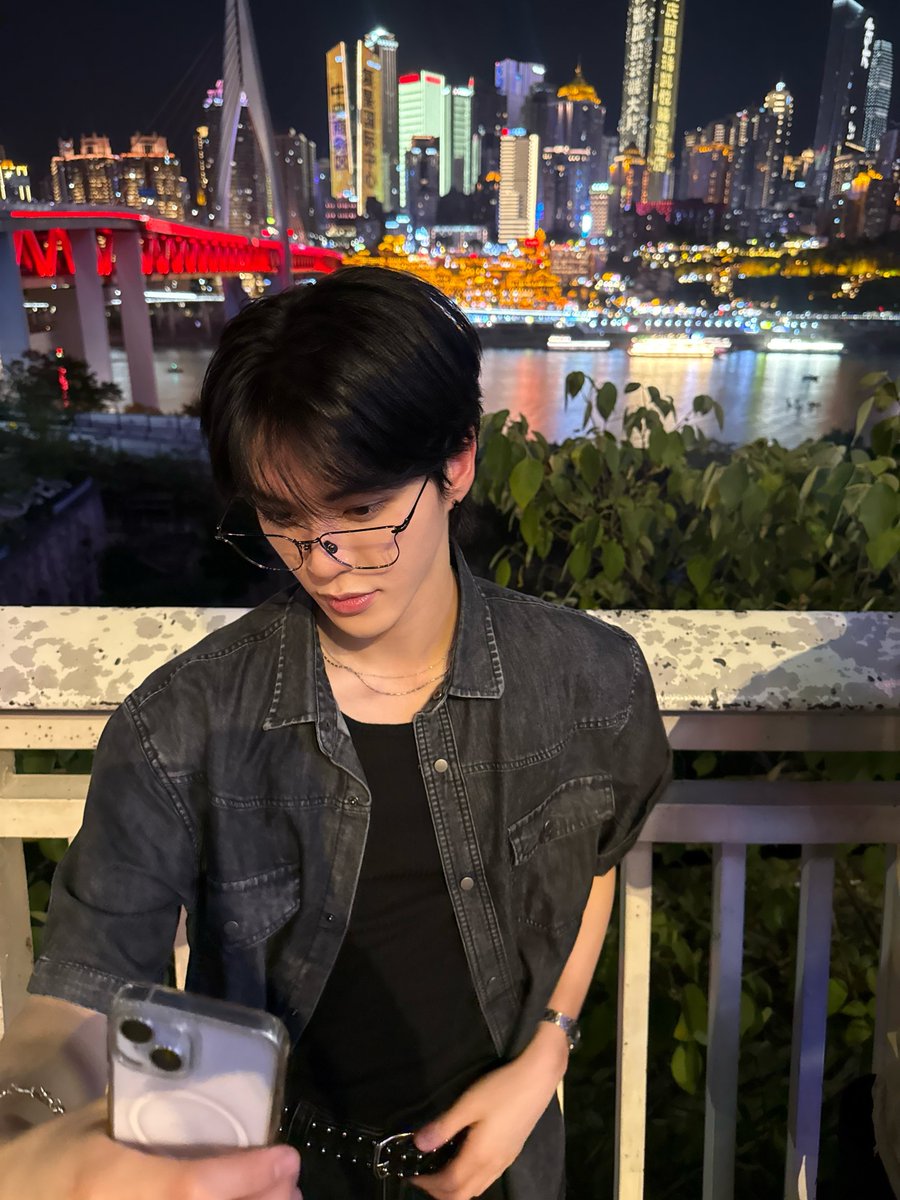 by_EPEX's tweet photo. Chongqing~🌉

#EPEX #이펙스 #AMIN #아민 https://t.co/FGiH1oJwdJ