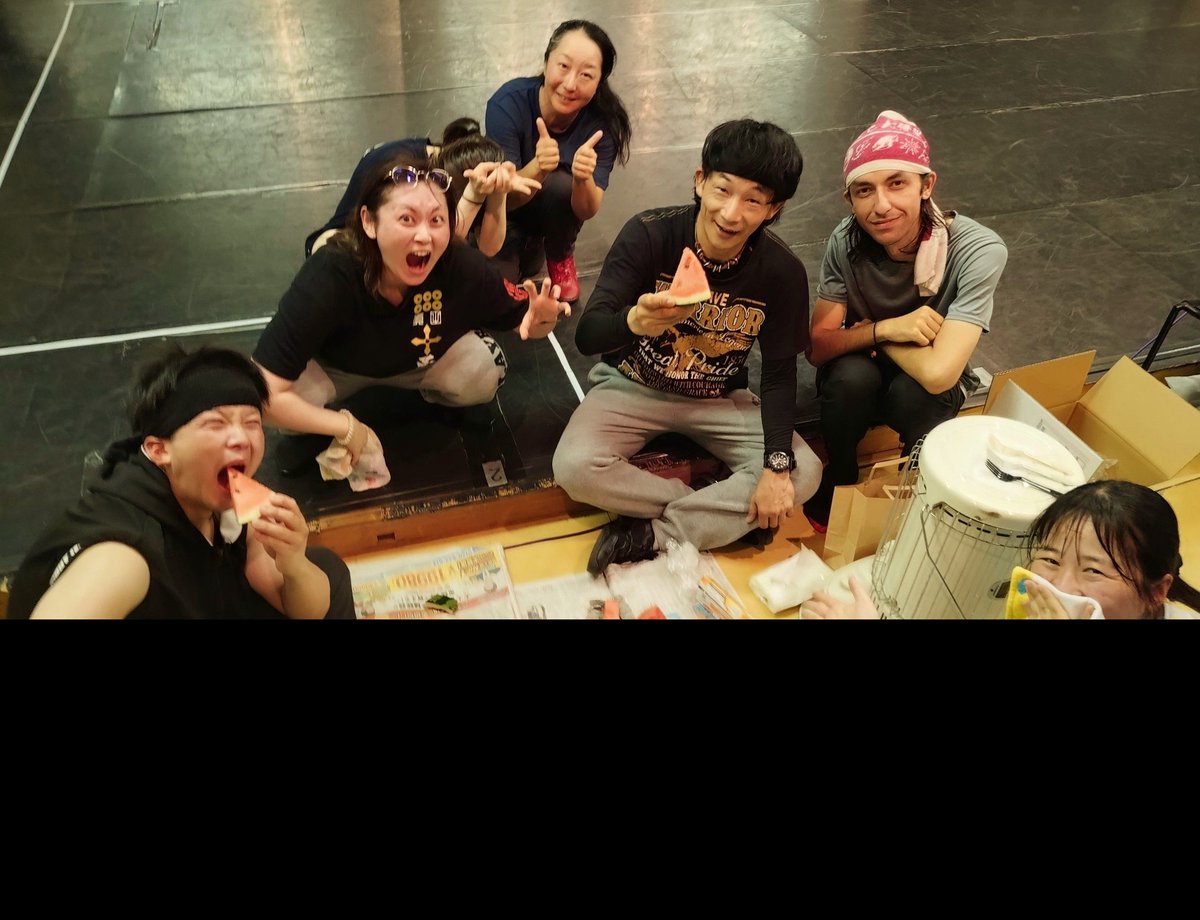 SANADA_CROSSB's tweet photo. やったー🥳
今年も頂いちゃいました、夏といえば、のアレ‥

そう！
スイカです🍉〜🥳
皆で美味しく頂きました！
ご馳走様です。
#真田CROSSーB
#スイカ https://t.co/l7nTan6q5T