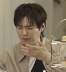 sucreyoongi's tweet photo. the interviewer: [serves the cake]
me before yoongi takes a bite: oh yoongi definitely won't like it
yoongi: https://t.co/cfhAahTwNE